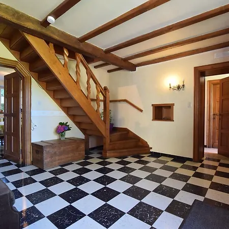 Villa Le Maatre D Ecole *
